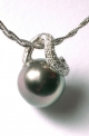 16.5 mm Tahitian on 18K wg pendant, 0.81 ct diamond, 18K wg Italian chain