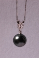 11 mm Tahitian on 18K w/gold pendant, .30 ct diamond, 18 K w/gold chain